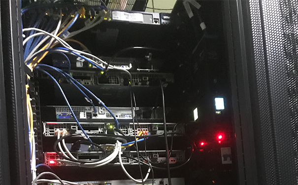 個(gè)人服務(wù)器托管-美國(guó)服務(wù)器的網(wǎng)絡(luò)速度延遲高是什么原因