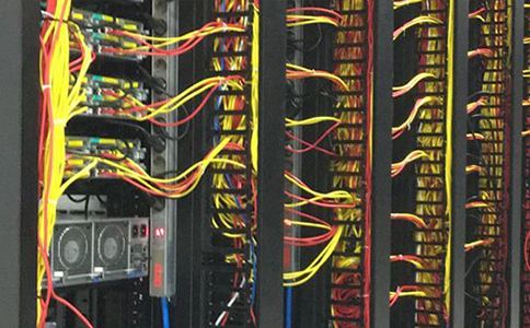 免費(fèi)服務(wù)器，美國(guó)服務(wù)器的優(yōu)勢(shì)有哪些？如何選擇合適的服務(wù)器？