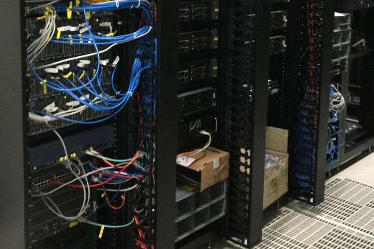 在哪租用服務(wù)器_租用美國服務(wù)器來建立影視網(wǎng)站的好處