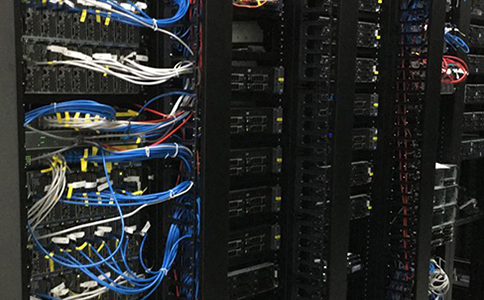 比較_云服務(wù)器與物理服務(wù)器相比其優(yōu)勢在哪