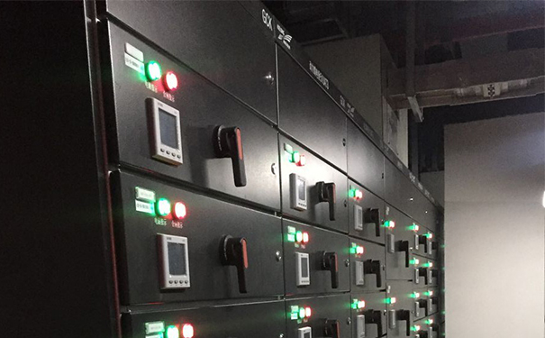 云服務(wù)器性能，優(yōu)缺點(diǎn)對(duì)比